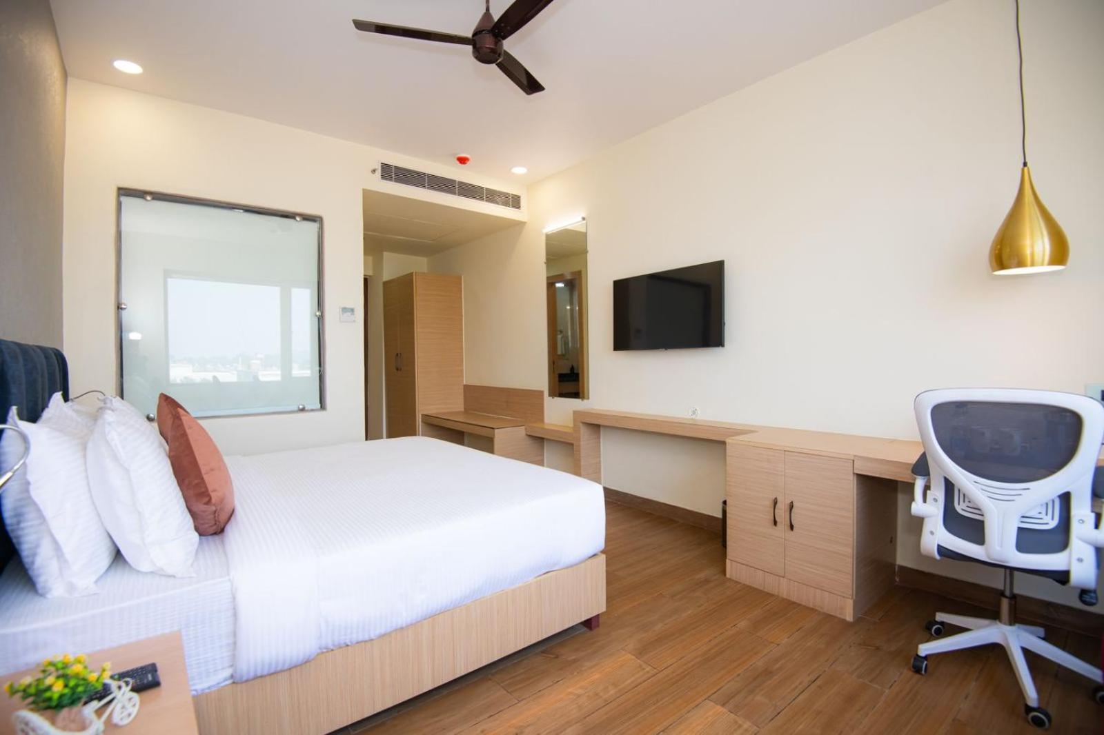 Hotel Avadh Classio Near By Ram Mandir Faizabad Экстерьер фото