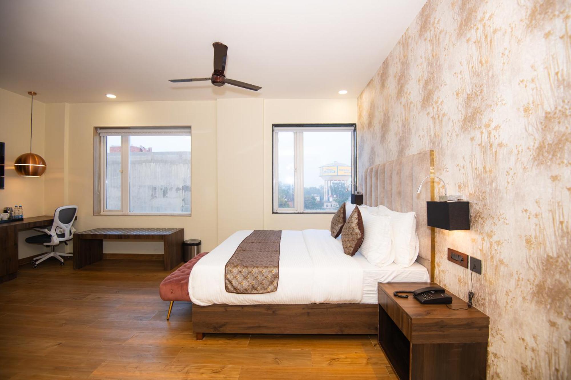 Hotel Avadh Classio Near By Ram Mandir Faizabad Экстерьер фото