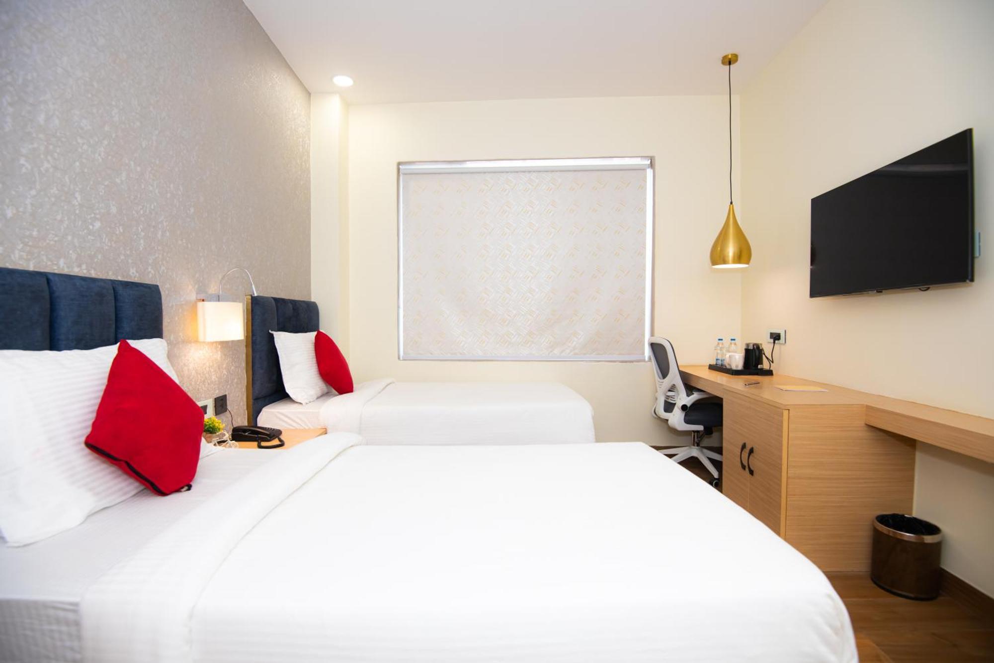 Hotel Avadh Classio Near By Ram Mandir Faizabad Экстерьер фото