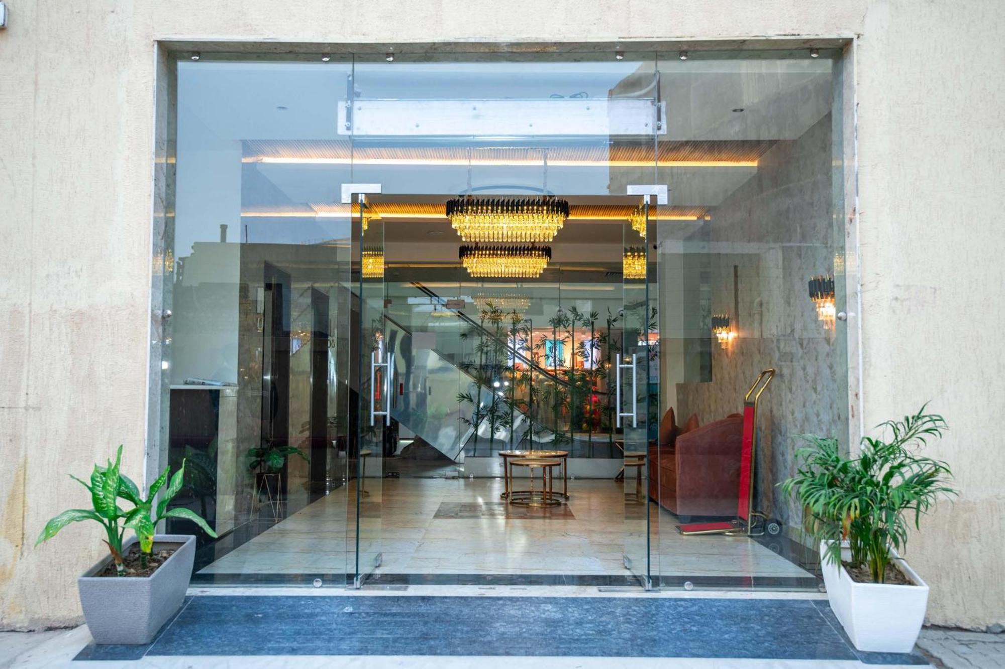 Hotel Avadh Classio Near By Ram Mandir Faizabad Экстерьер фото