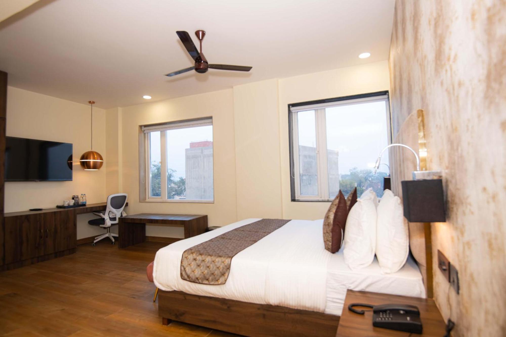Hotel Avadh Classio Near By Ram Mandir Faizabad Экстерьер фото